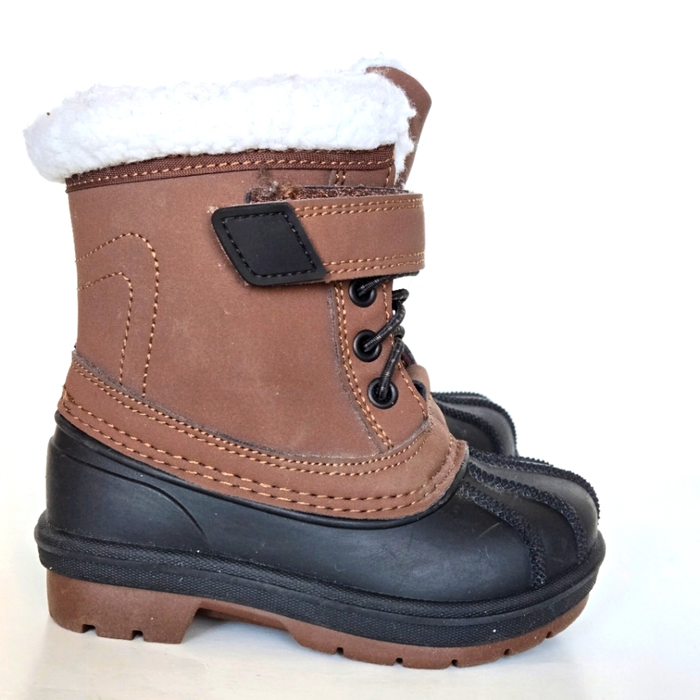 Cat & Jack size 6 Toddler Snow Boots